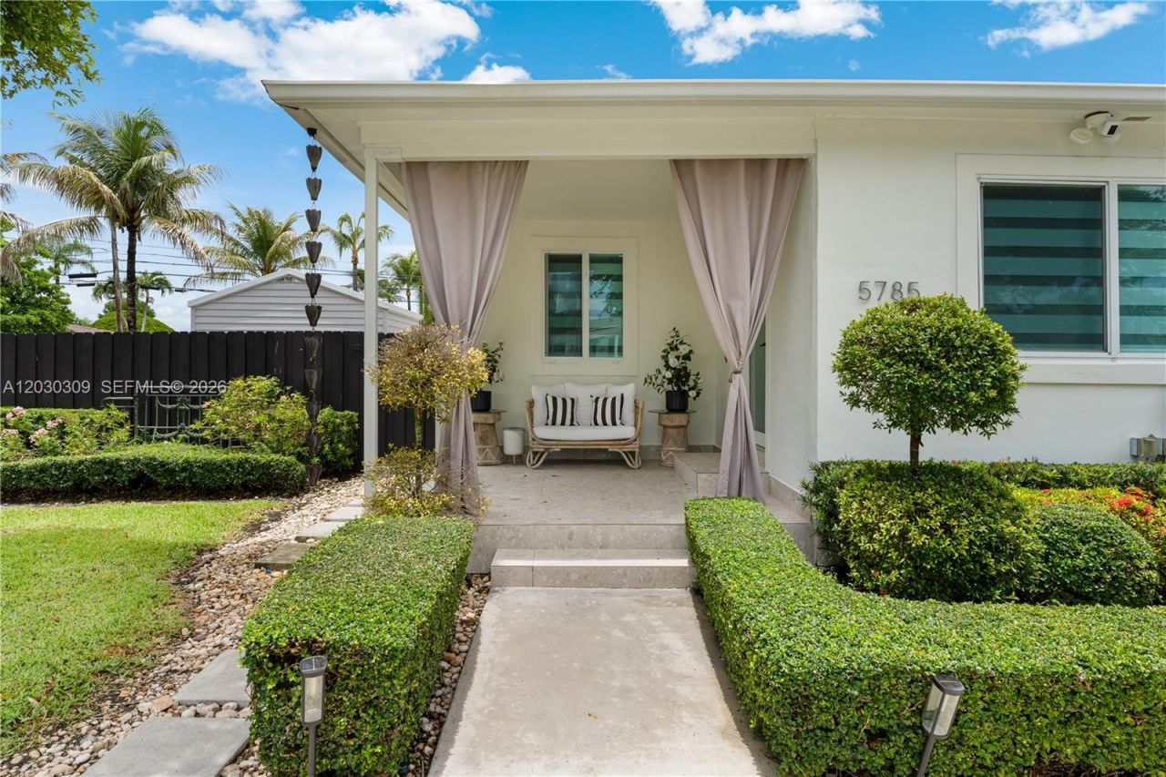 5785 SW 46th Ter , Miami, FL 33155 Photo