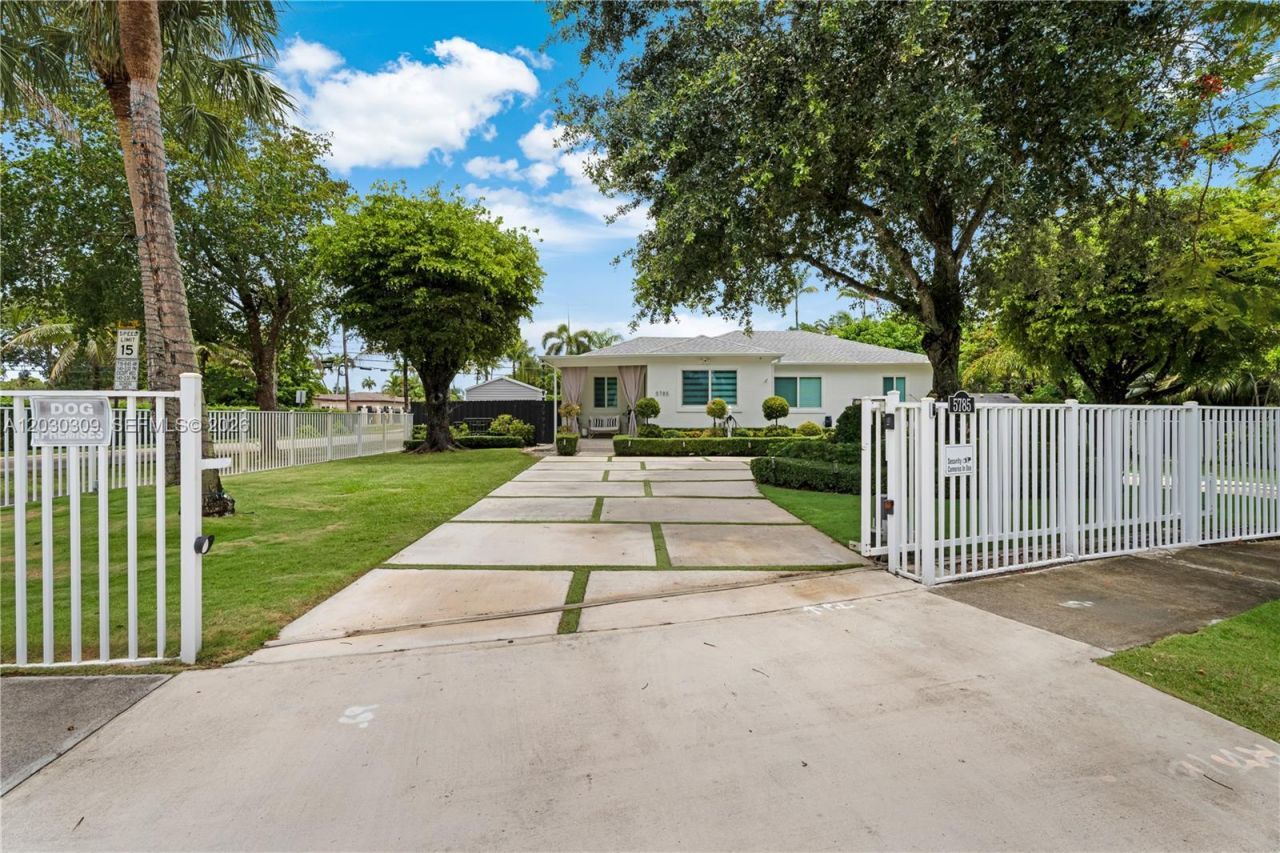 5785 SW 46th Ter , Miami, FL 33155 Photo