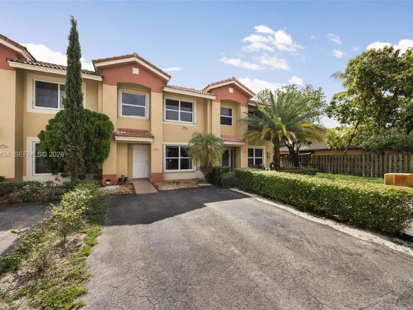 18863 NW 52nd Ct , Miami Gardens, FL 33055