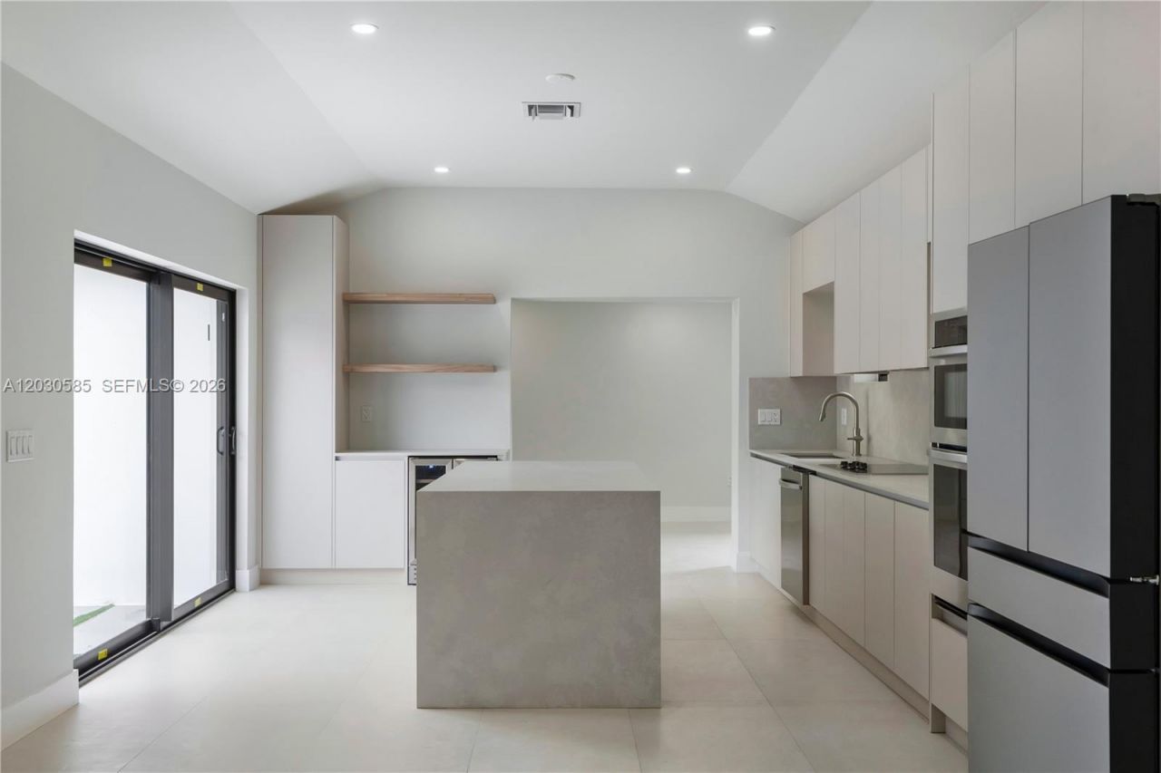 2286 SW 21st Ave , Miami, FL 33145 Photo