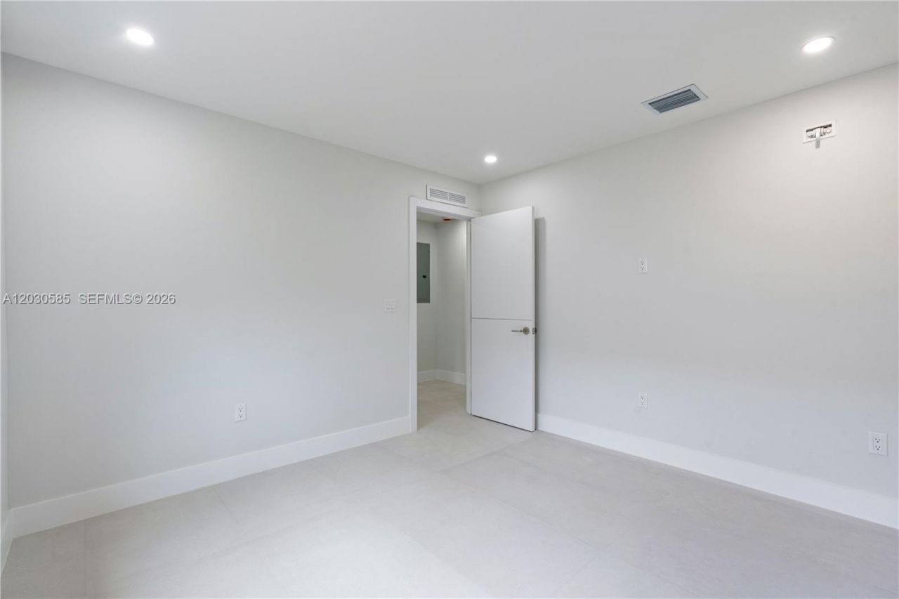 2286 SW 21st Ave , Miami, FL 33145 Photo
