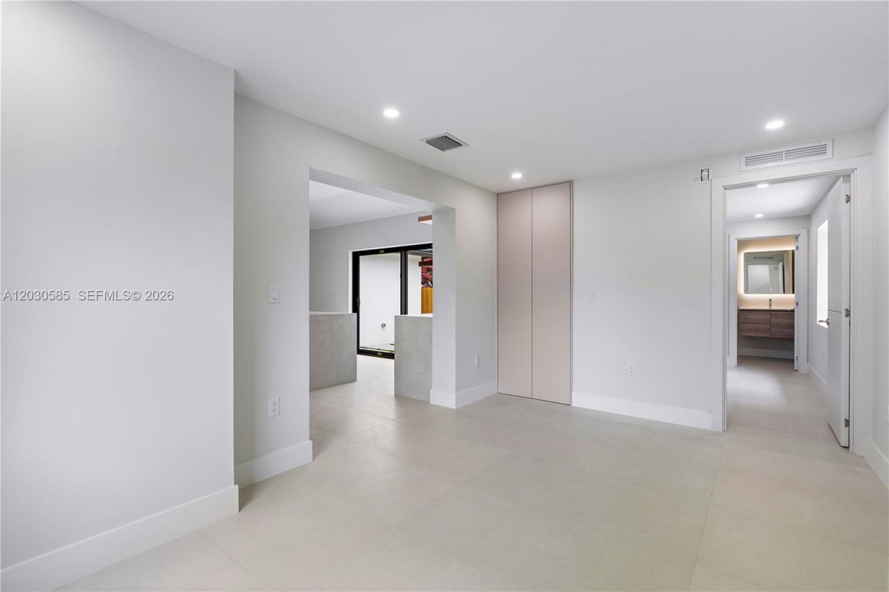 2286 SW 21st Ave , Miami, FL 33145 Photo