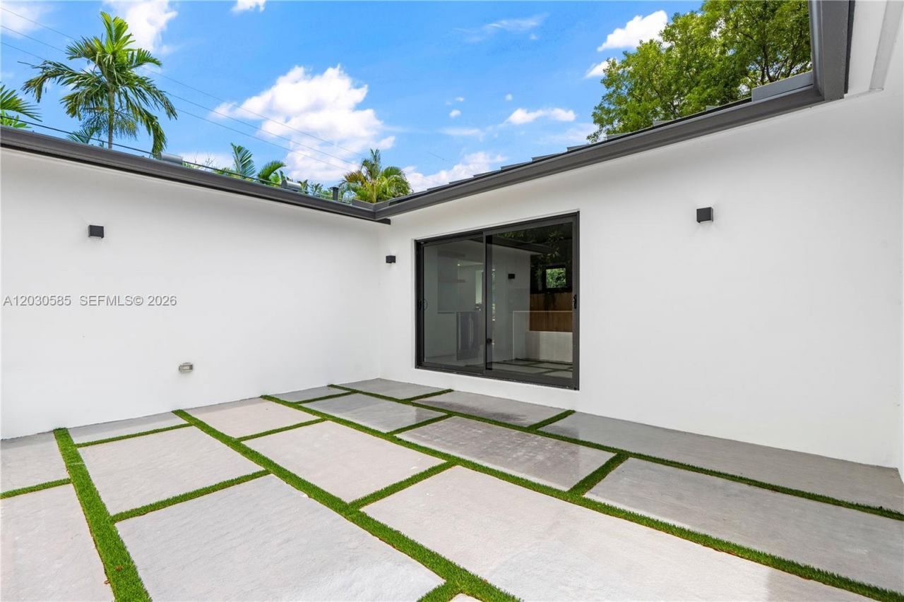2286 SW 21st Ave , Miami, FL 33145 Photo