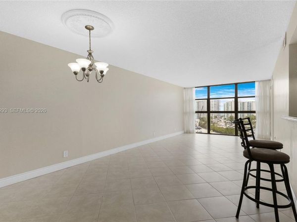 200 Leslie Dr , Unit 902, Hallandale Beach, FL 33009