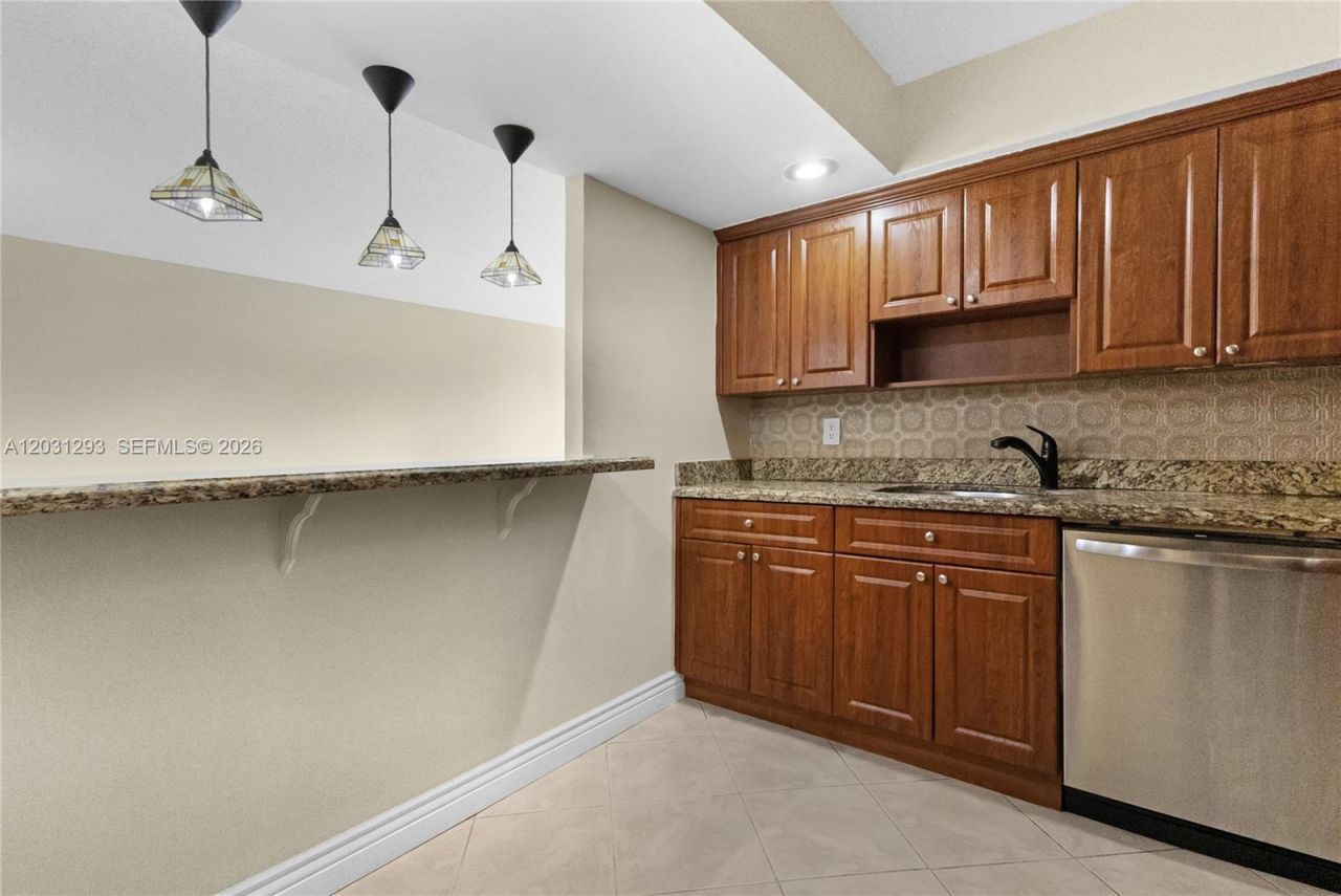 200 Leslie Dr , Unit 902, Hallandale Beach, FL 33009 Photo