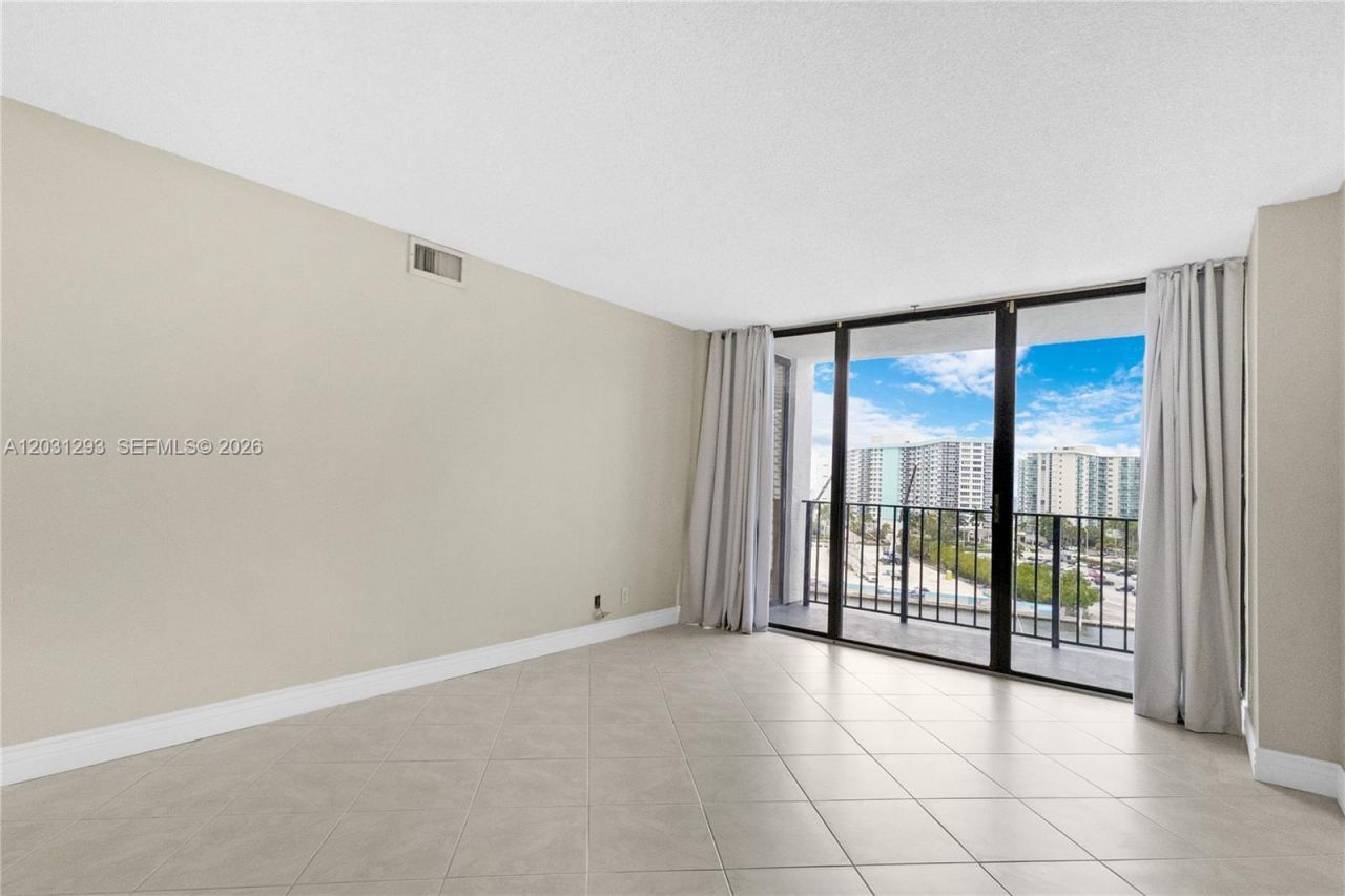 200 Leslie Dr , Unit 902, Hallandale Beach, FL 33009 Photo