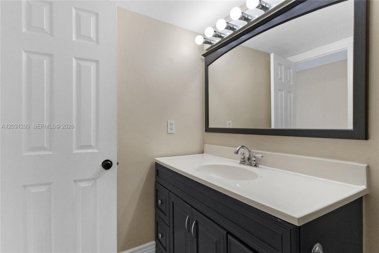 200 Leslie Dr , Unit 902, Hallandale Beach, FL 33009 Photo