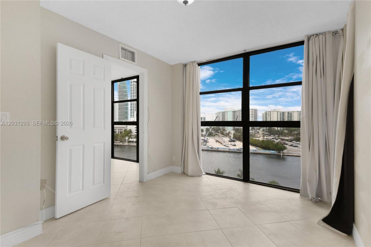 200 Leslie Dr , Unit 902, Hallandale Beach, FL 33009 Photo