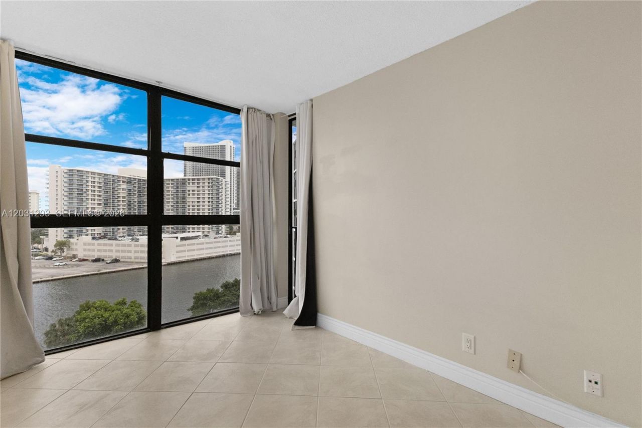 200 Leslie Dr , Unit 902, Hallandale Beach, FL 33009 Photo