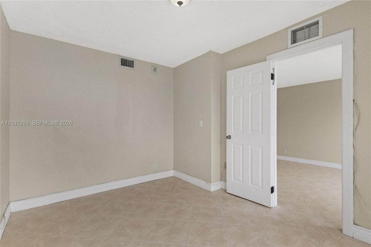 200 Leslie Dr , Unit 902, Hallandale Beach, FL 33009 Photo