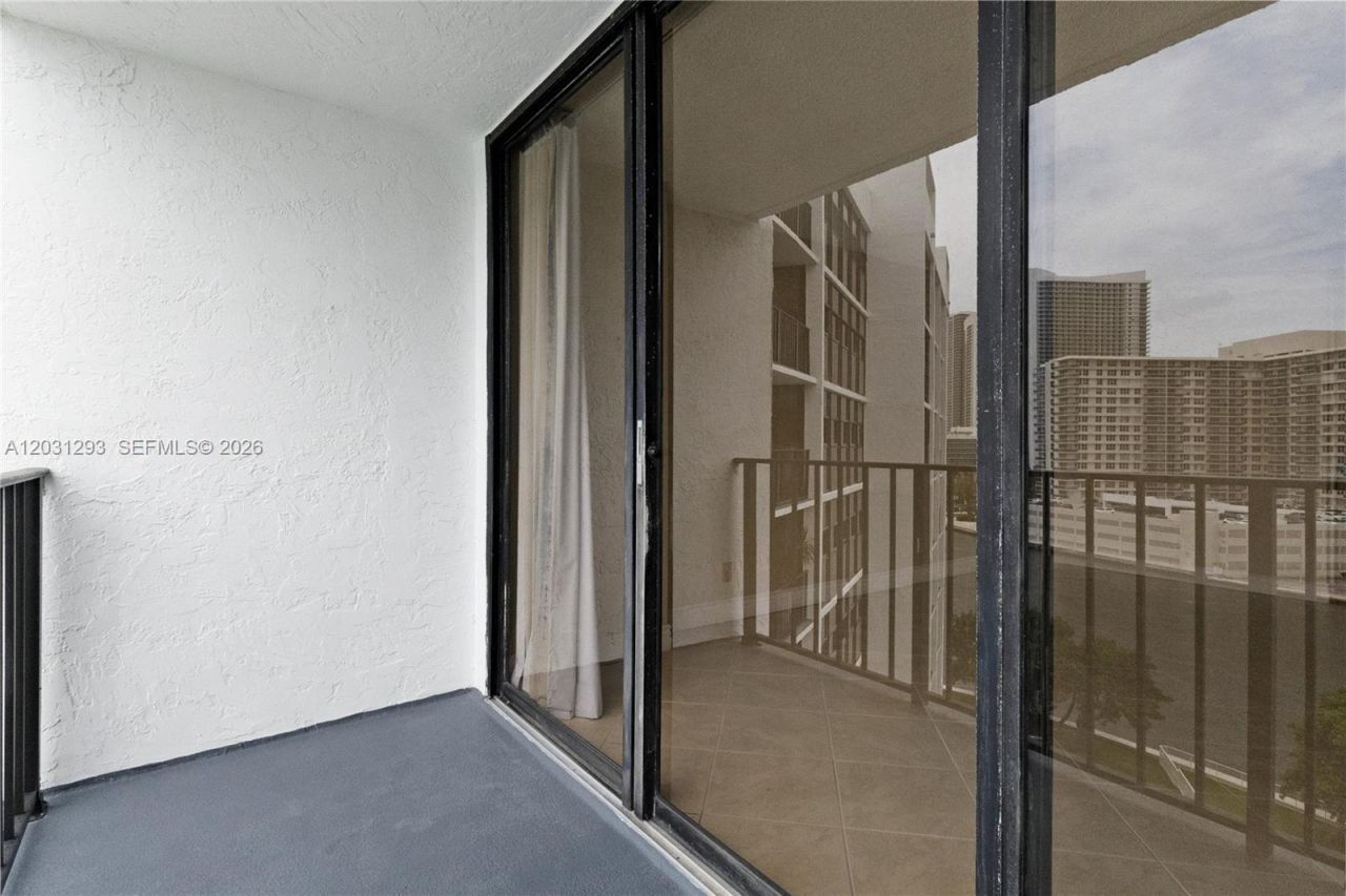 200 Leslie Dr , Unit 902, Hallandale Beach, FL 33009 Photo