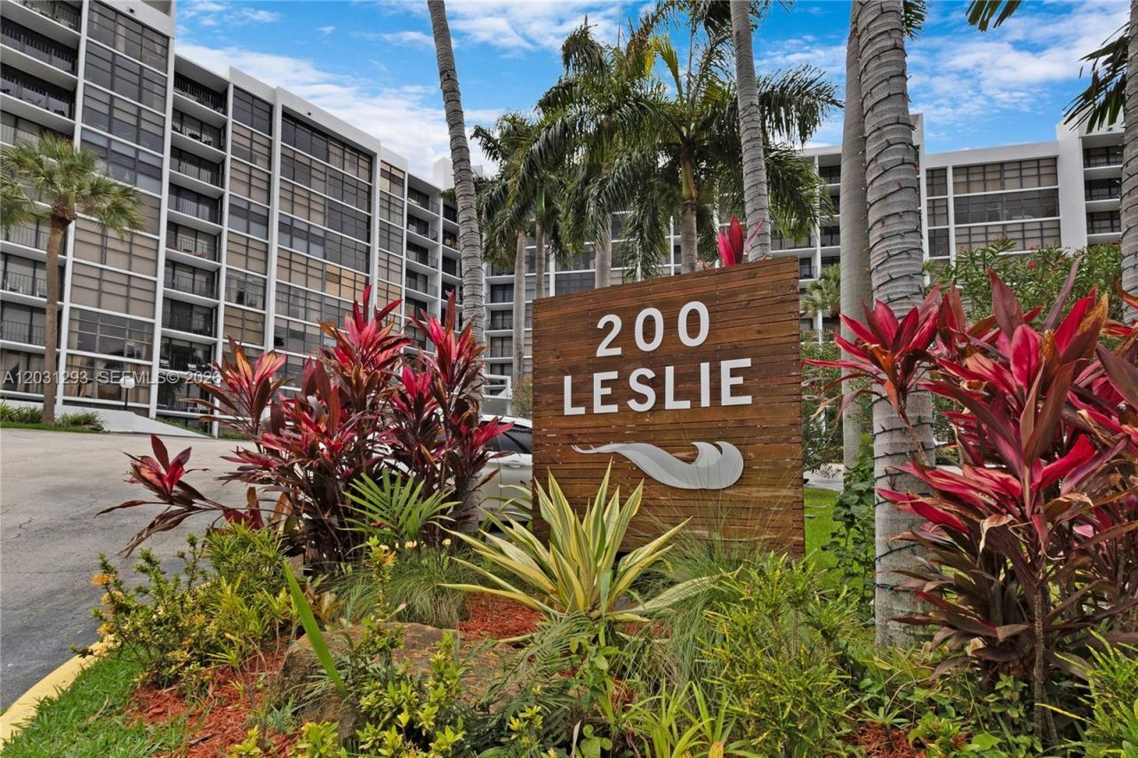 200 Leslie Dr , Unit 902, Hallandale Beach, FL 33009 Photo