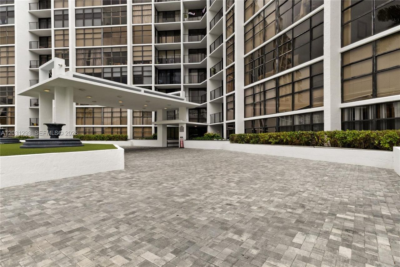 200 Leslie Dr , Unit 902, Hallandale Beach, FL 33009 Photo