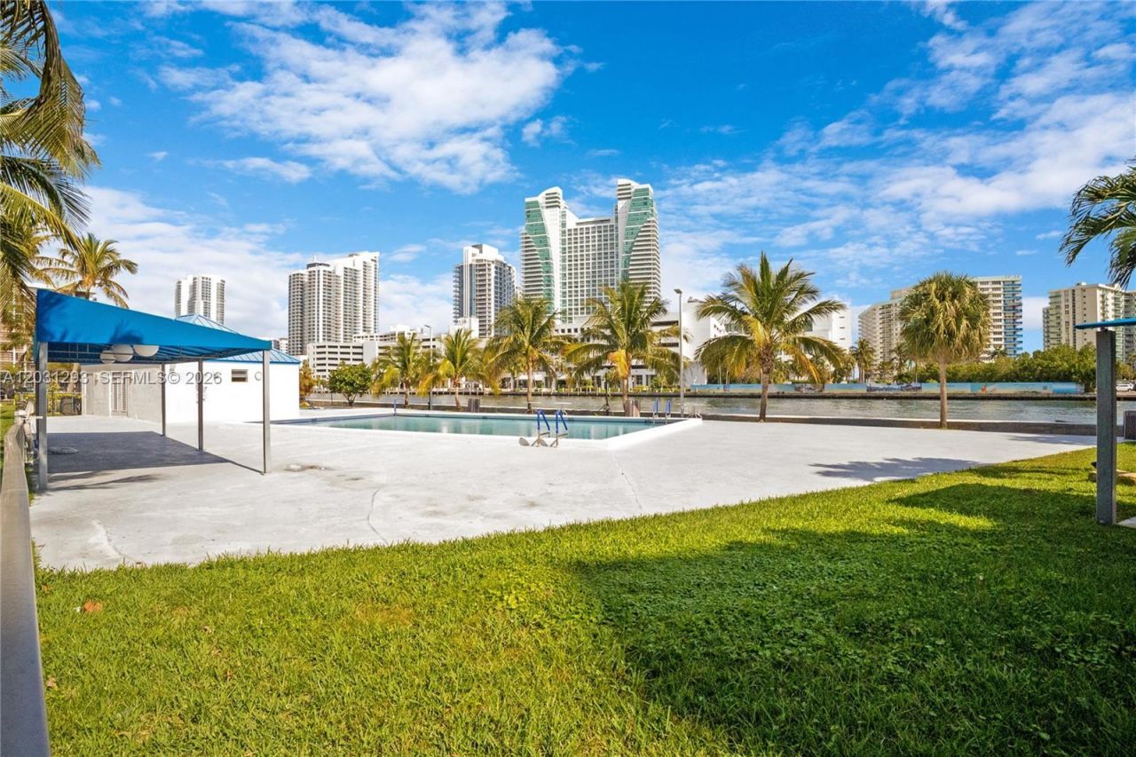 200 Leslie Dr , Unit 902, Hallandale Beach, FL 33009 Photo
