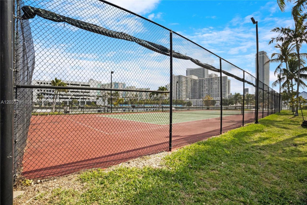 200 Leslie Dr , Unit 902, Hallandale Beach, FL 33009 Photo