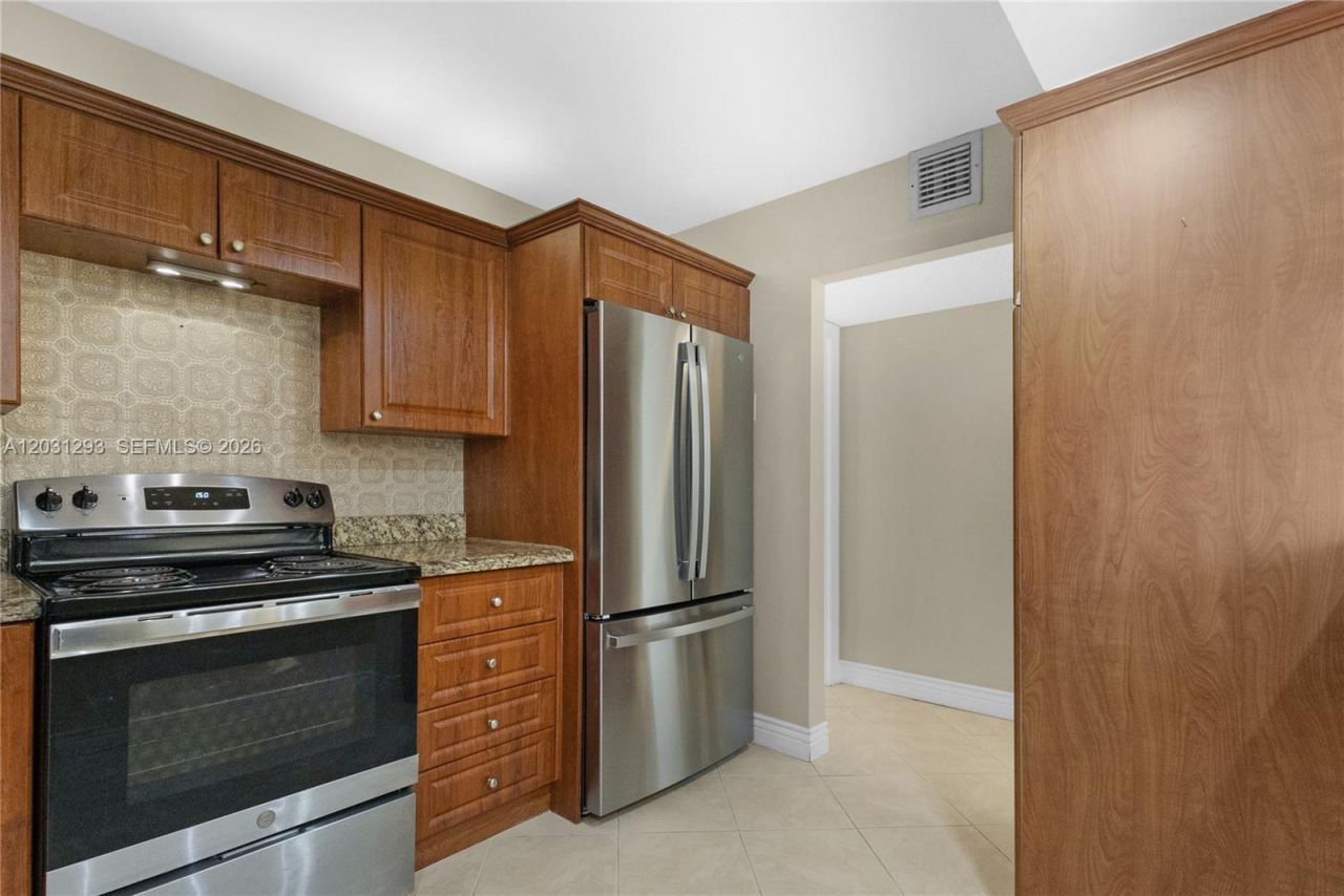 200 Leslie Dr , Unit 902, Hallandale Beach, FL 33009 Photo