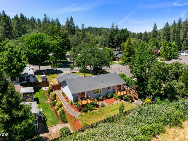 2503 NW Lassen Way, Grants Pass, OR 97526