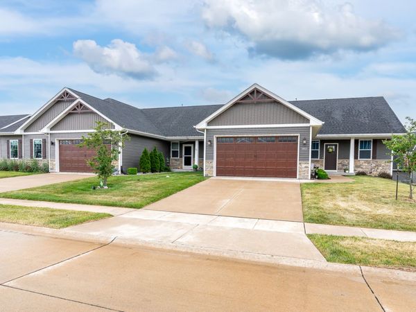 3015 Mary Leigh Drive , Bettendorf, IA 52772