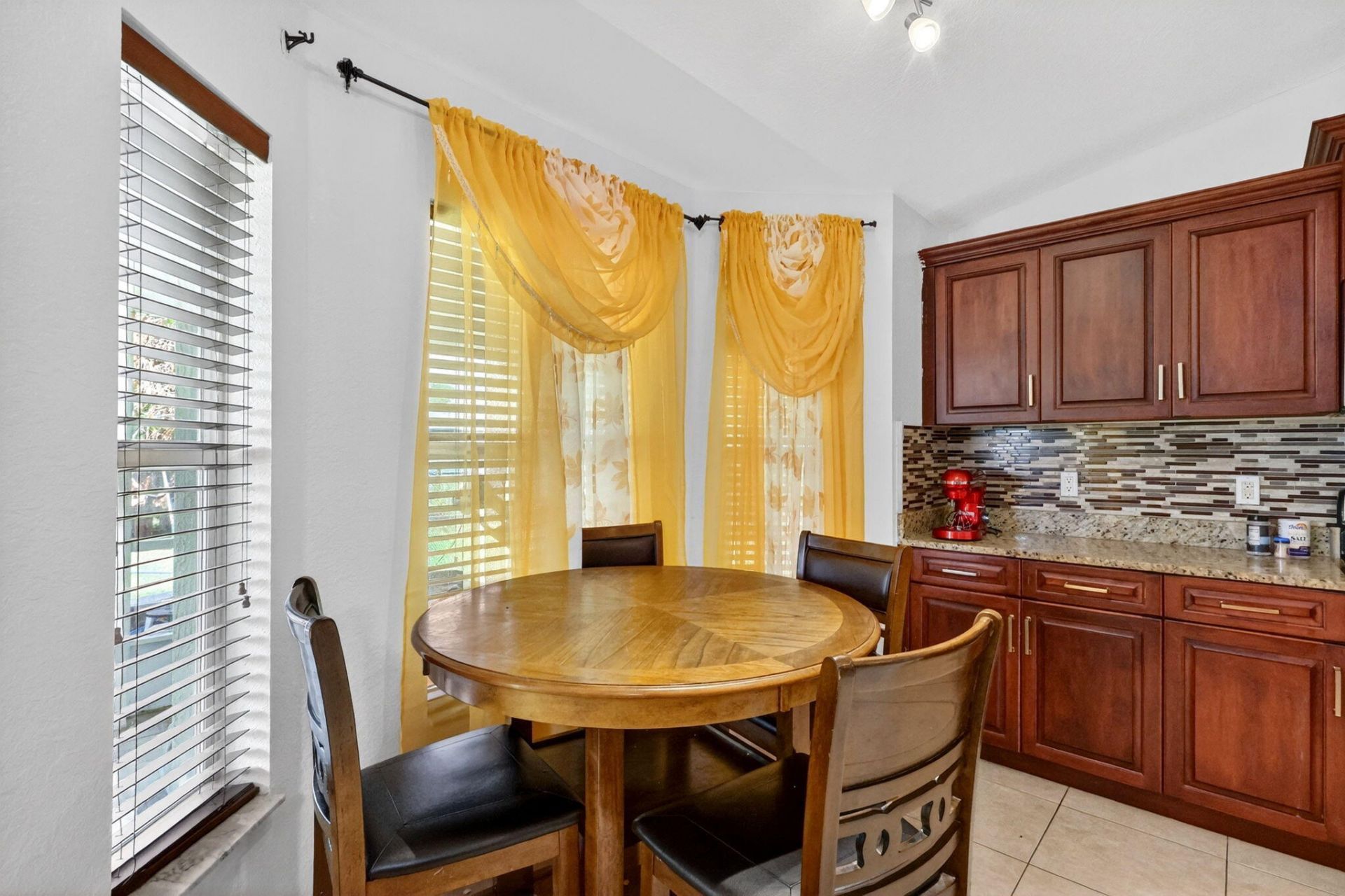 372 NW Hogan Street, Port Saint Lucie, FL 34983 Photo