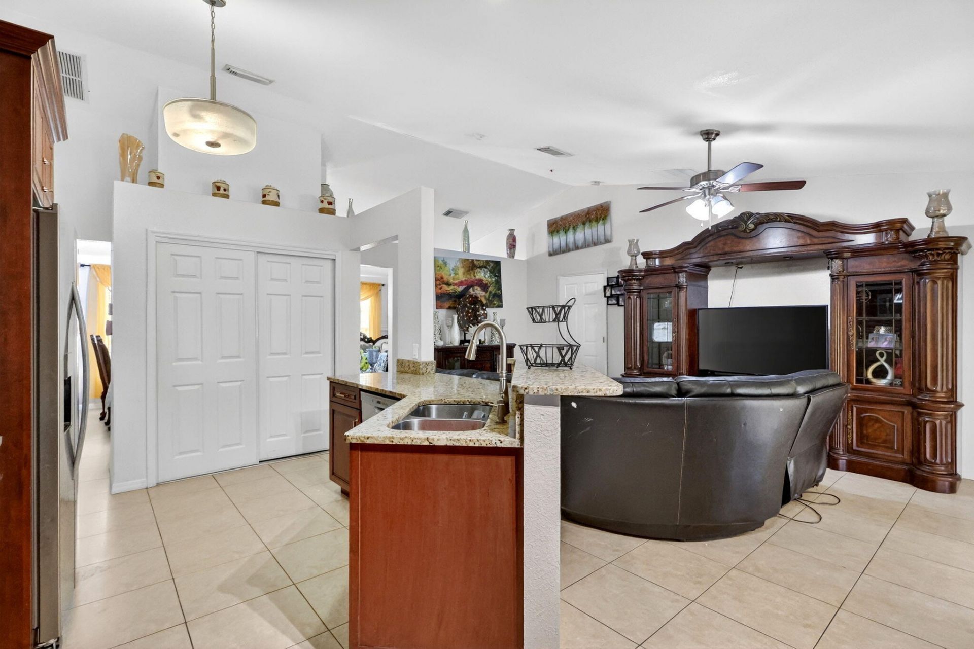 372 NW Hogan Street, Port Saint Lucie, FL 34983 Photo