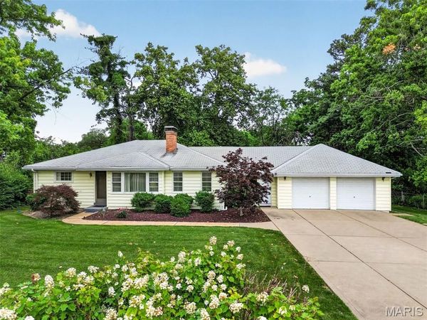 11147 Olive Boulevard , Creve Coeur, MO 63141