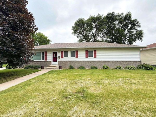 202 State Street , Emmetsburg, IA 50536