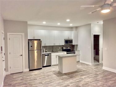 25 W Hartsdale Avenue, Unit 2W, Hartsdale, NY 10530
