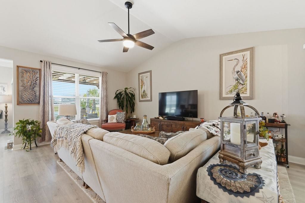 5015 Vinesia Dr.  Photo 27