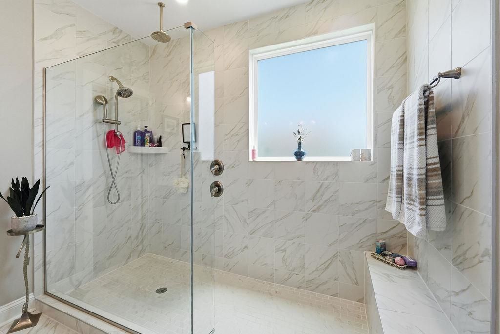 5015 Vinesia Dr.  Photo 8