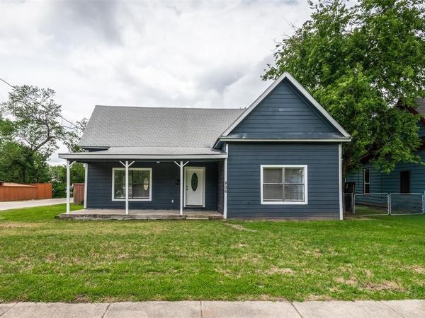 806 E Brin Street , Terrell, TX 75160