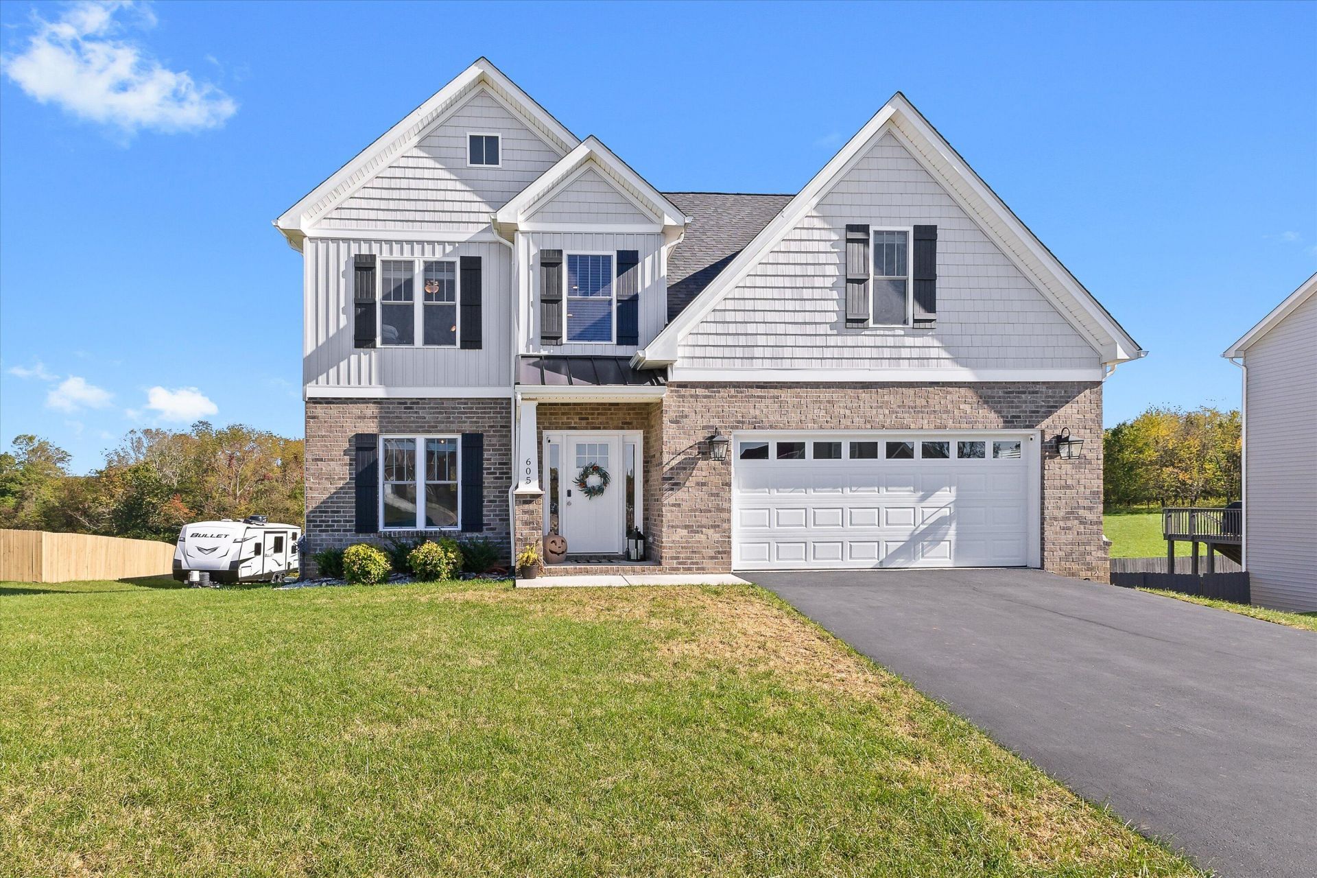 605 Spring Grove Dr , Vinton, VA 24179 Main Photo