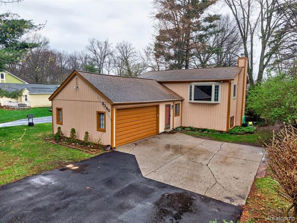 8360 Arlis Street , Commerce Twp, MI 48382