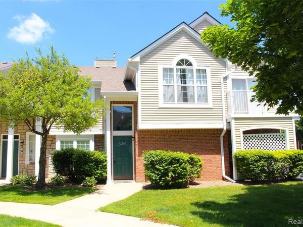 56501 Chesapeake Trail , Shelby Twp, MI 48316
