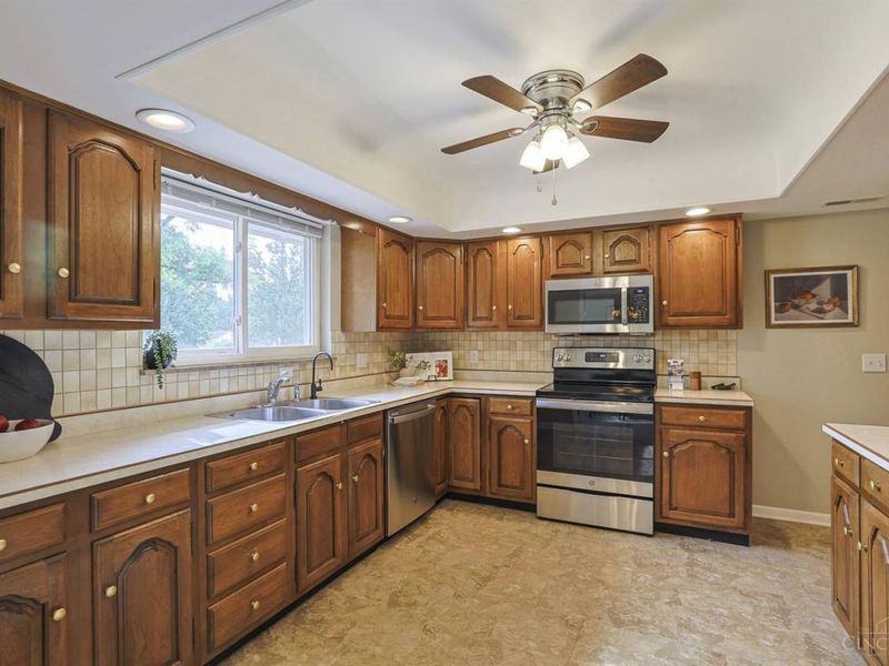 839 Wards Corner Road, Miami Twp, OH 45140 Photo 13