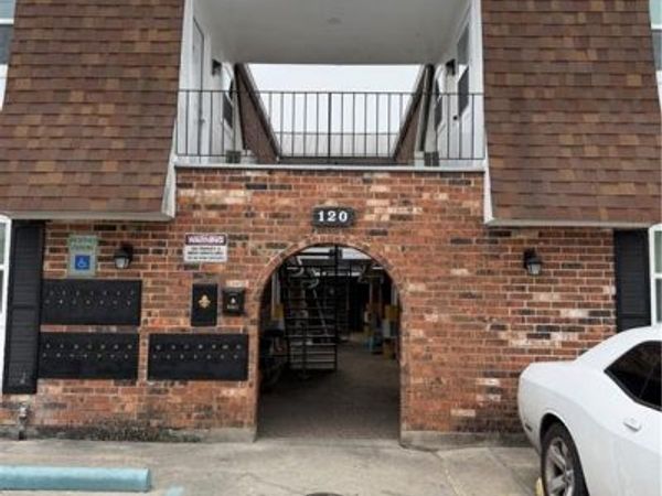 120 HOUMA Boulevard , Unit 2, Metairie, LA 70001