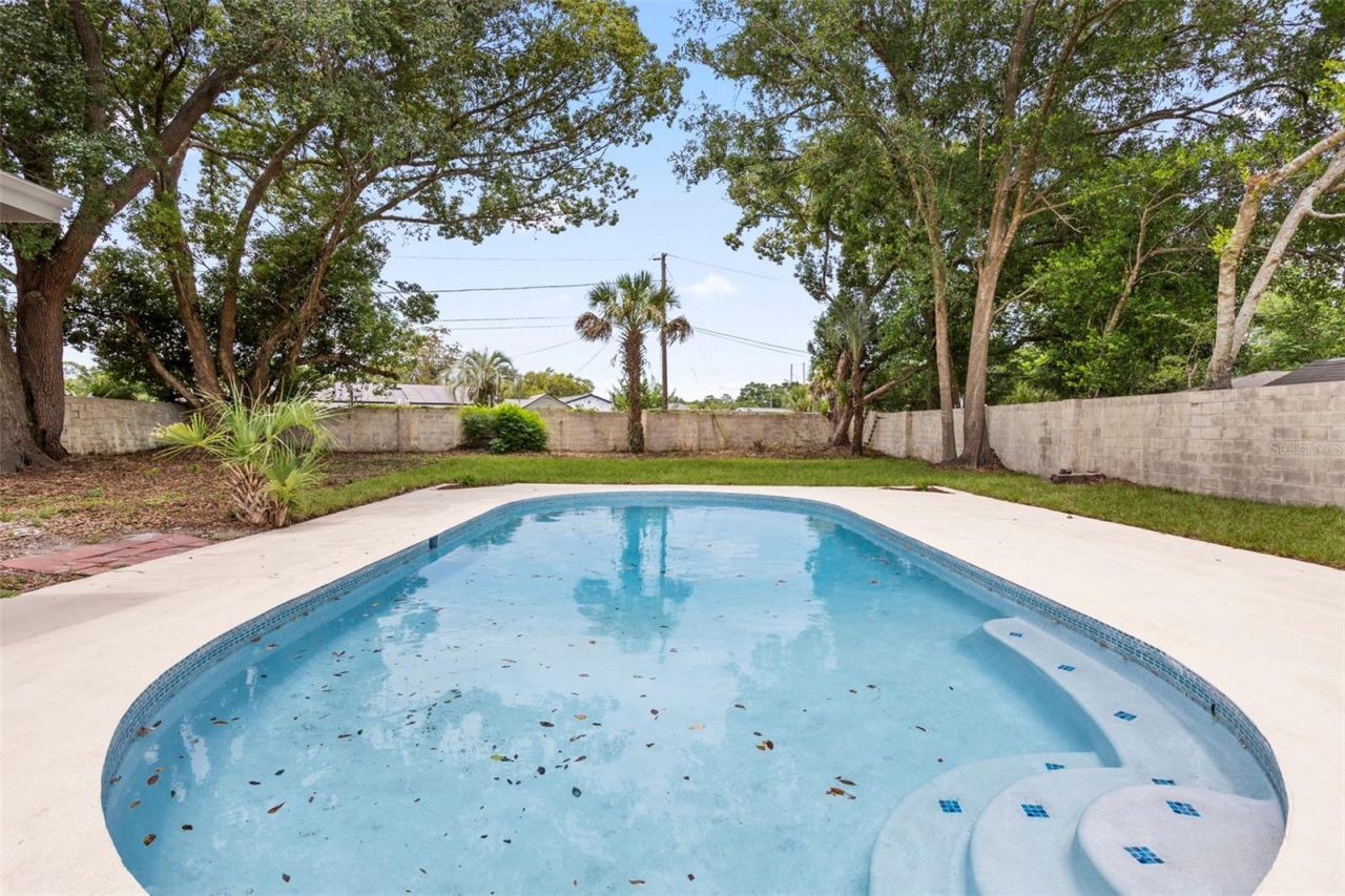 305 Robin Hill Drive , Altamonte Springs, FL 32701 Photo
