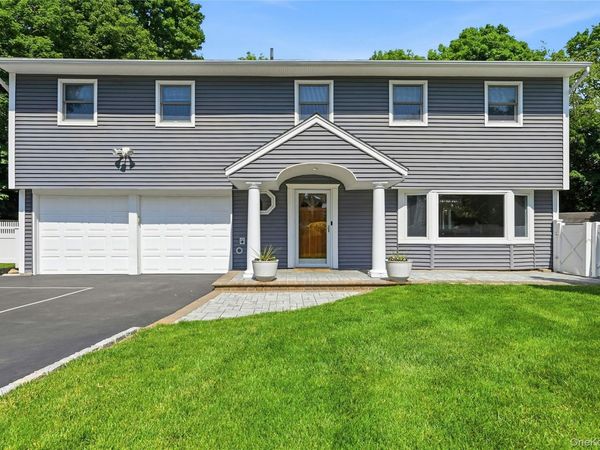 10 Mansfield Lane S, East Northport, NY 11731