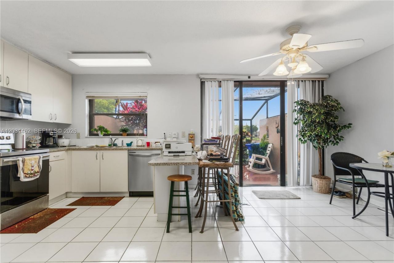 1184 NW 122nd Ter , Pembroke Pines, FL 33026 Photo