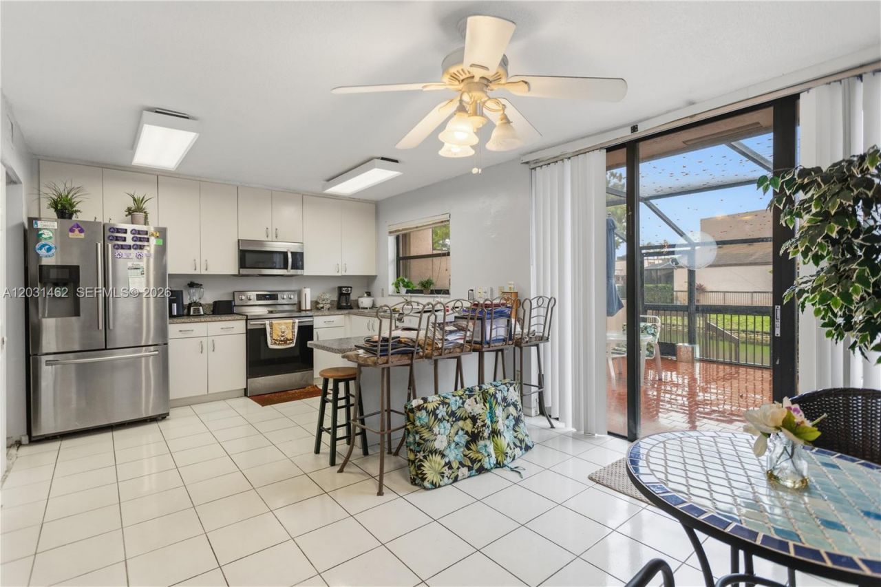 1184 NW 122nd Ter , Pembroke Pines, FL 33026 Photo