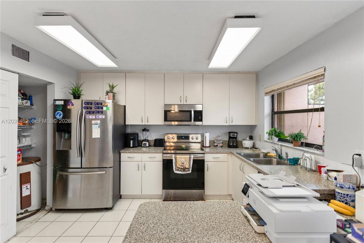 1184 NW 122nd Ter , Pembroke Pines, FL 33026 Photo