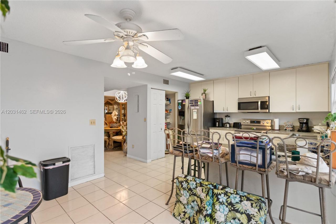 1184 NW 122nd Ter , Pembroke Pines, FL 33026 Photo