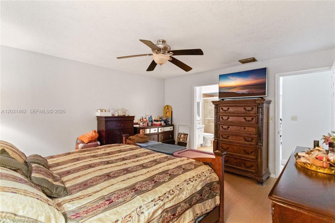 1184 NW 122nd Ter , Pembroke Pines, FL 33026 Photo