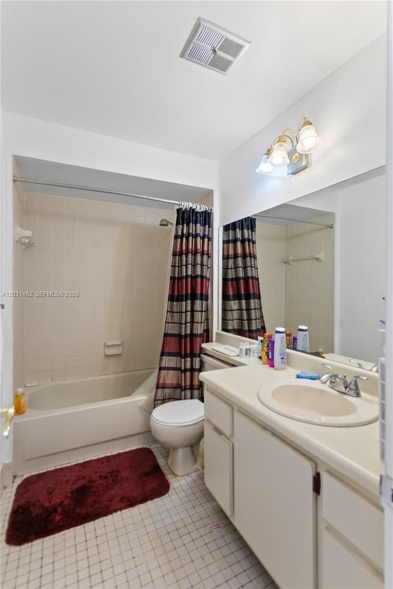 1184 NW 122nd Ter , Pembroke Pines, FL 33026 Photo