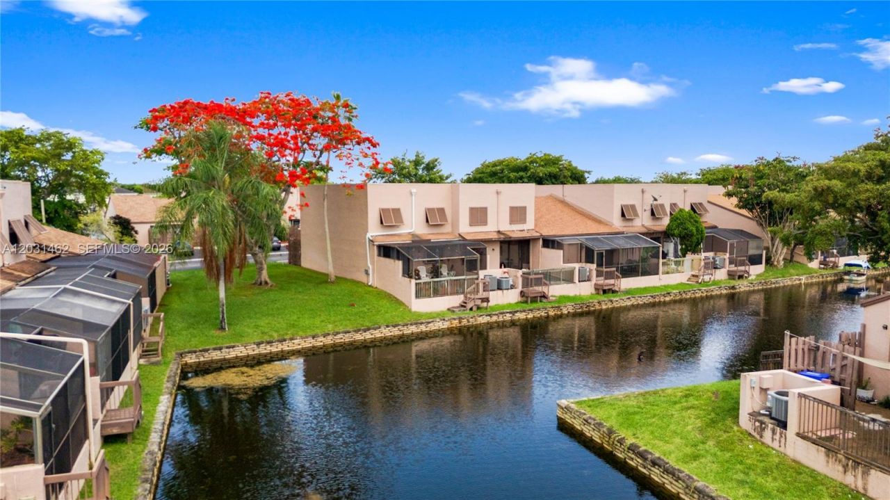 1184 NW 122nd Ter , Pembroke Pines, FL 33026 Photo