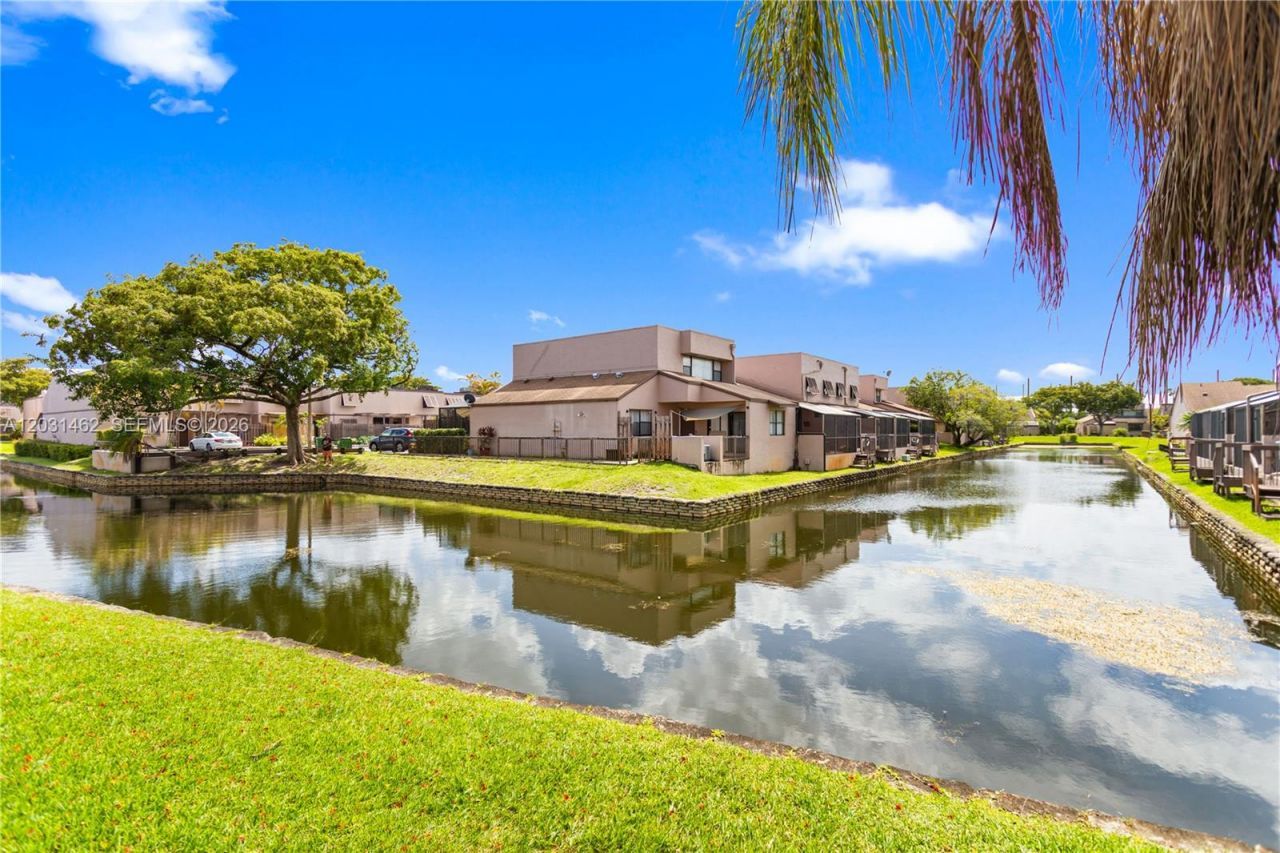 1184 NW 122nd Ter , Pembroke Pines, FL 33026 Photo