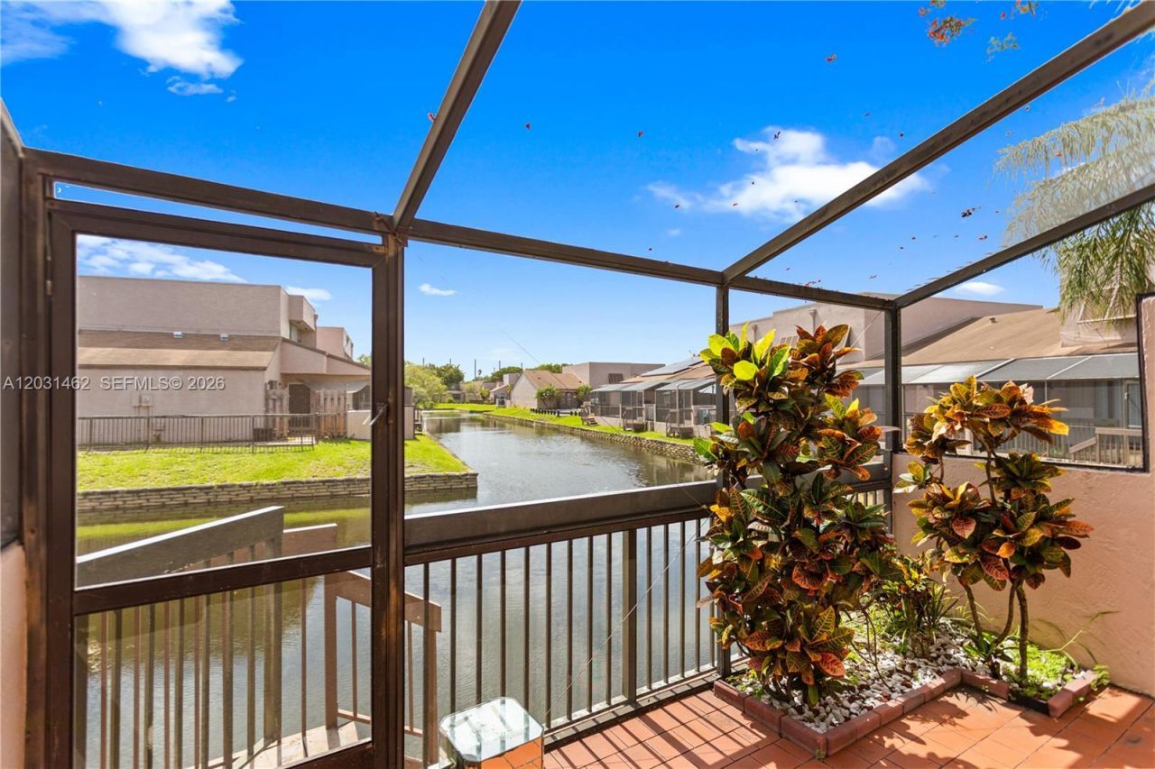 1184 NW 122nd Ter , Pembroke Pines, FL 33026 Photo