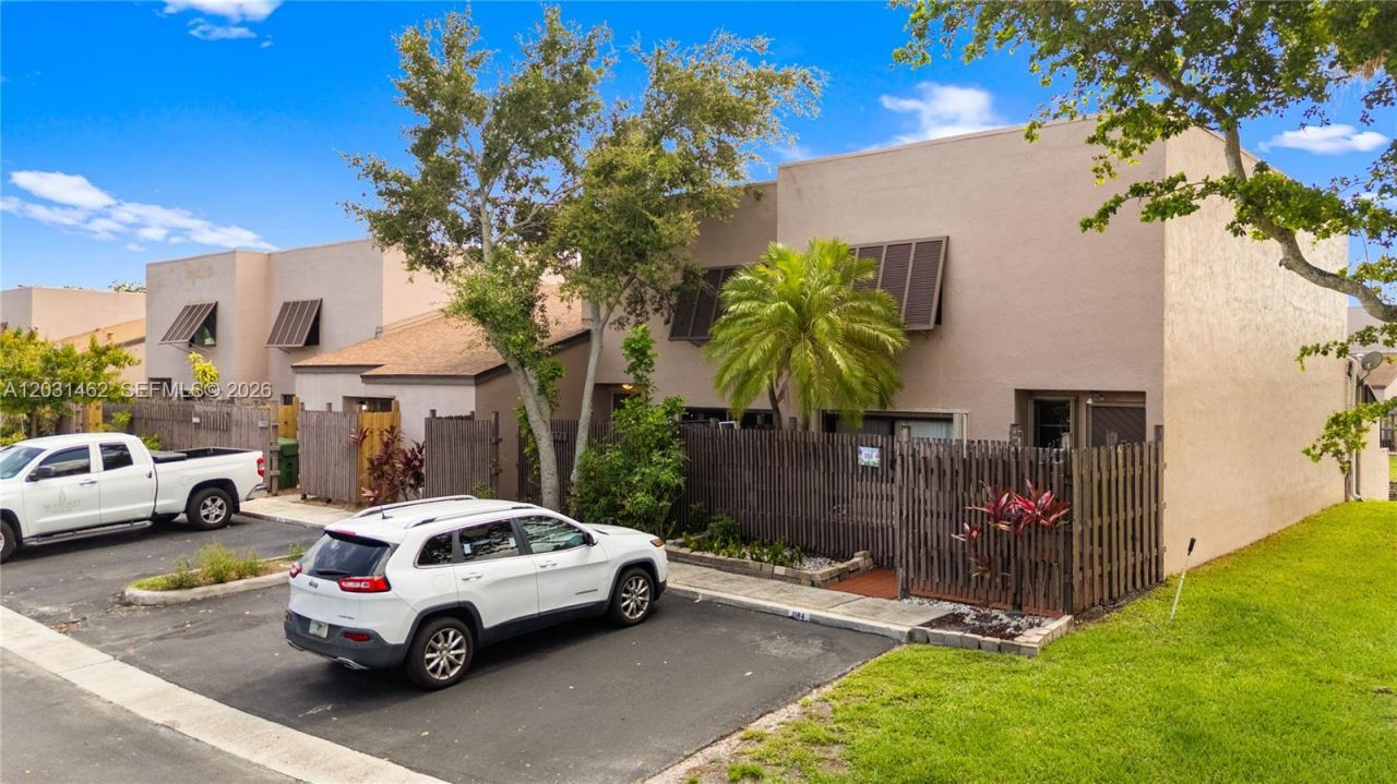 1184 NW 122nd Ter , Pembroke Pines, FL 33026 Photo