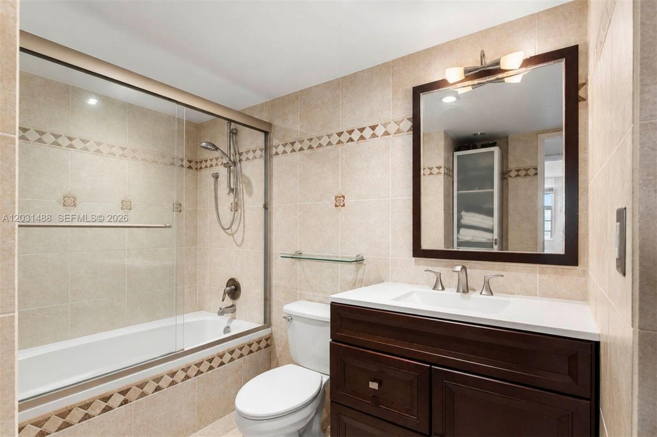19701 E Country Club Dr , Unit 5604, Aventura, FL 33180 Photo