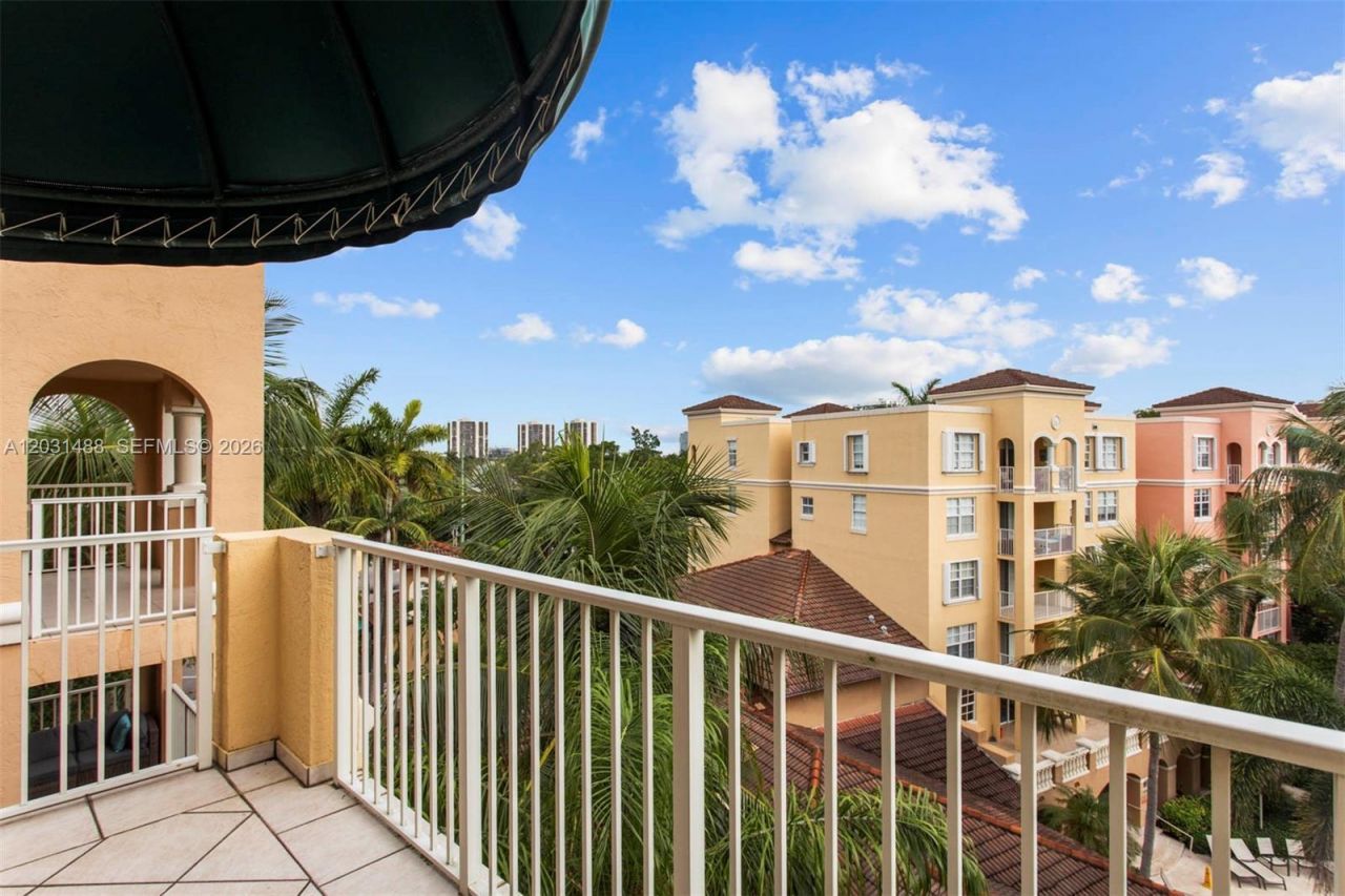 19701 E Country Club Dr , Unit 5604, Aventura, FL 33180 Photo