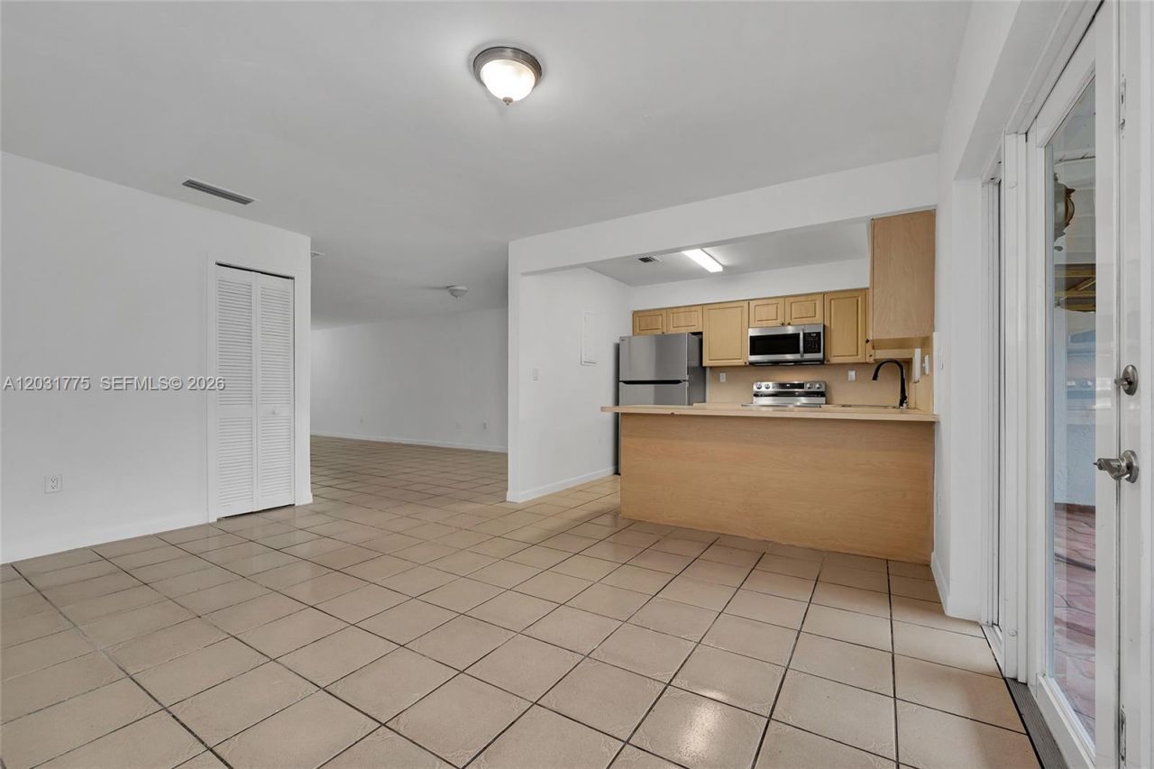 23 NW 109th Ave, Unit 5-S, Miami, FL 33172 Photo